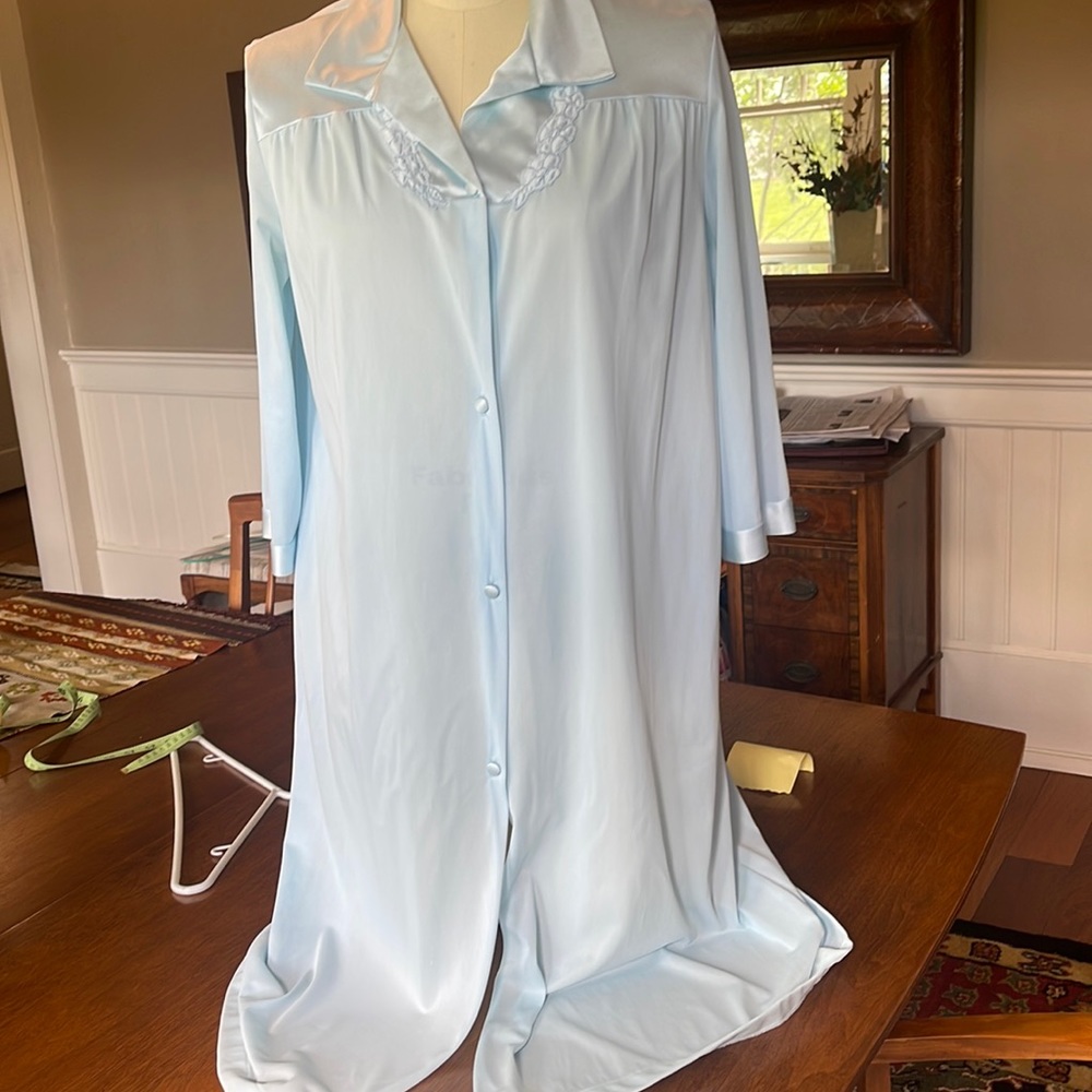 Baby Blue Vanity Fair Duster SZ Medium